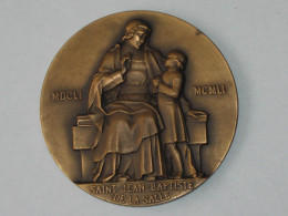 Médaille SAINT JEAN-BAPTISTE DE LA SALLE  - MDCLI-MCMLI **** EN ACHAT IMMEDIAT **** - Monarquía / Nobleza