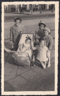 Salerno 1952 - Ritratto Di Famiglia In Piazza - Fotografia Epoca - Photo - Places