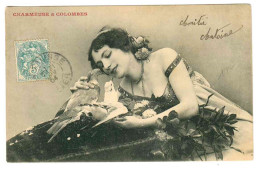 CPA Fantaisie Femme . Charmeuse & Colombes . 1904 - Women