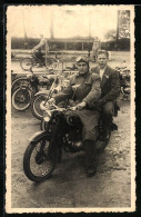 Foto-AK Motorrad DKW, Fahrer Mit Schutzbrille Und Beifahrer Im Anzug  - Motorräder
