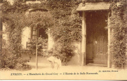 CPA - EVREUX - HOSTELLERIE DU GRAND CERF, ENTREE DE LA SALLE NORMANDE - Evreux