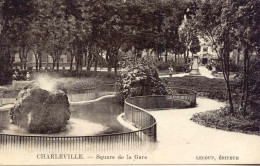 CPA - CHARLEVILLE - SQUARE DE LA GARE (ANNEES 30) - Charleville