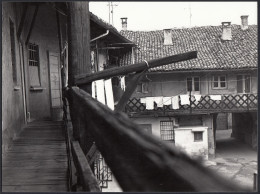 YZ9534 Legnano 1977 - Panni Stesi Nel Cortile Di Un Casolare - Foto 18 X 24 - Lugares