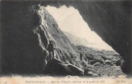 BAIE DES TREPASSES      LA GROTTE DE L EST - La Pointe Du Raz