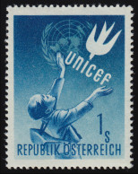 933 Kinderhilfswerk UNICEF , Schulkind, Friedenstaube UNO Emblem, 1 S, ** - Unused Stamps