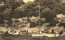 Nu Curiosa * Naturiste Naturisme * Ile Du Levant Hyères Plage Des Grottes * Femme Seins Nus Nude Nue érotique érotisme - Hyeres