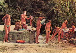 Nu Curiosa * Naturiste Naturisme * Ile Du Levant Hyères Toilette Matinale * Femme Seins Nus Nude Nue érotique érotisme - Hyeres