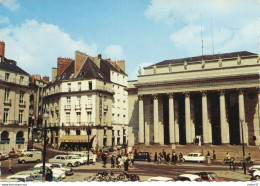 Nantes, Place Et Theâthe Graslin, Animée, Voitures - Nantes