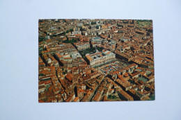 TOULOUSE  -  31  -  Le Capitole  - Vue Aérienne   -  Haute Garonne  -  édition AQUA PHOTO - Toulouse