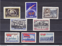 URSS 1960 Yvert 2300 + 2301 + 2303 + 2303-2304 + 2307-2309  NEUFS** MNH Cote : 10,10 Euros - Nuovi