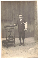 OCCITANIE CARTE PHOTO BROMURE NON DENTELEE PORTRAIT COMMUNION ENFANT COMMUNIANT CHILD KIND BABY A LOCALISER A IDENTIFIER - Personnes Identifiées