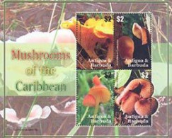 ANTIGUA & BARBUDA 2007 - Champignons - En Feuillet De 4 - Antigua En Barbuda (1981-...)