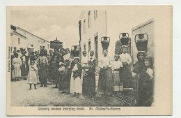 AÇORES, SÃO MIGUEL - Costumes, Mulheres Tranportando água  (2 Scans) - Açores