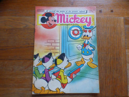 JOURNAL MICKEY BELGE  N° 330 Du  31/01/1957  COVER DONALD ET SES NEVEUX + LA FLECHE NOIRE - Journal De Mickey