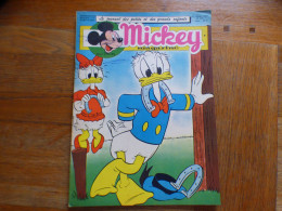 JOURNAL MICKEY BELGE  N° 333  Du  21/02/1957  COVER DONALD ET DAISY + LA FLECHE NOIRE - Journal De Mickey