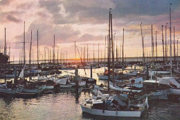 Sunset Yarmouth Harbour - Isle Of Wight  - Unused Postcard - Iow1 - Andere & Zonder Classificatie