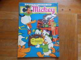 JOURNAL MICKEY BELGE  N° 335  Du  07/03/1957  COVER DONALD ET SES NEVEUX + LA FLECHE NOIRE - Journal De Mickey