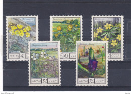 URSS 1975 FLEURS  Yvert 4210-4214, Michel 4428-4432 NEUF** MNH - Nuevos