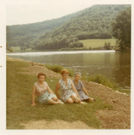 PHOTO ORIGINALE AL 2 - FORMAT 8.8 X 8.8 - DOUBS - BAUME LES DAMES - LE LAC - 1970 - Lieux