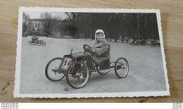 Photo Enfant Avec Sa Voiture A Pedale ............ C-PHO-9a............TIR2-POS2 - Juegos Y Juguetes