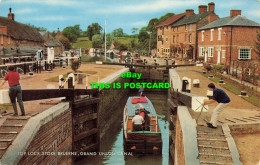 R577311 Top Lock. Stoke Bruerne. Grand Union Canal. Salmon - Monde