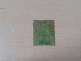 TIMBRE   GUADELOUPE       N  33      COTE  7,50   EUROS   OBITERE - Usados