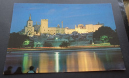 Avignon - Vue Nocturne Du Palais Des Papes - Editions VETS Souvenirs, Paris - Avignon (Palais & Pont)