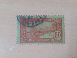 TIMBRE   GUADELOUPE       N  61     COTE  0,50   EUROS  OBLITERE - Used Stamps
