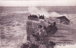 64 - BIARRITZ - Vague Au Rocher De La Vierge - Biarritz