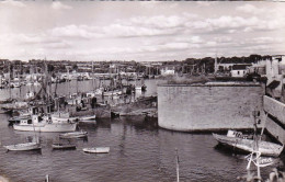 29 - CONCARNEAU - Le Port , Au Fond La Ville Close - Concarneau