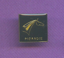 Rare Pins Cheval Picardie  Logo  Ffe  Federation Francaise Equitation    T132 - Other & Unclassified