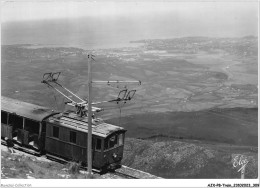 AJXP8-0886 - TRAIN - PAYS BASQUE - Au Sommet De La Rune - Vue Sur La Baie De ST-Jean-de-Luz - Eisenbahnen