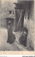 AESP8-ALGERIE-0767 - BISKRA - A La Porte D'une Maison  - Biskra