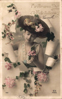 O6 - Carte Postale Fantaisie - Femme - Fleurs - Meilleures Félicitations - Femmes