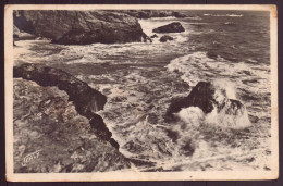 ENTRE CROIX DE VIE ET SION SUR L OCEAN LES ROCHERS DE LA CORNICHE UN JOUR DE TEMPETE 85 - Autres & Non Classés