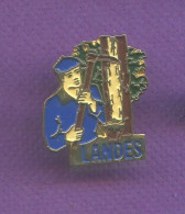 Rare Pins Des Landes  T150 - Città