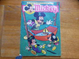 JOURNAL MICKEY BELGE  N° 369 Du 31/10/1957  COVER MICKEY + DAVY CROKETT - Journal De Mickey