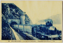 1982 - SAVOIE - AIX LES BAINS - LE TRAIN TRES GROS PLAN , LE LONG DU LAC DU BOURGET - ROCHERS DE BRISON -RARE - - Aix Les Bains