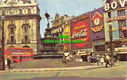 R582620 London. Piccadilly Circus. Eros Statue. Photographic Greeting Card. Natu - Autres & Non Classés