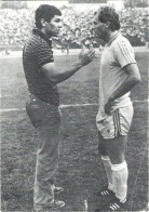 PHOTO CCA.11.00*15.50 CM, ROMANIA - PHOTO OF MIRCEA LUCESCU AND ILIE BALACI ON THE SOCCER FIELD - Personnes Anonymes