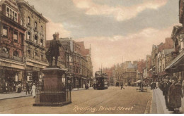 ROYAUME UNI #MK36016 READING BROAD STREET STATUE - Reading