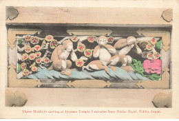 JAPON #MK39470 THREE MONKEYS CARVING AT IYEYASU TEMPLE 5 MINUTES FROM NIKKO HOTEL - Otros & Sin Clasificación