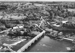 86 L ISLE JOURDAIN #MK43367 VUE AERIENNE LE PONT ST SYLVAIN SUR LA VIENNE ET AU LOIN LA VILLE - L'Isle Jourdain