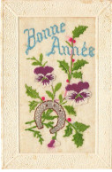 FANTAISIES #MK41968 BONNE ANNEE FLEURS BRANCHE DE GUI FER A CHEVAL CARTE BRODEE - Brodées