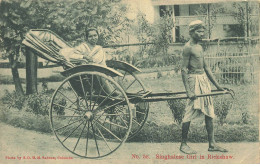 SRI LANKA #MK44189 SINGHALESE GIRL IN RICKSHAW - Sri Lanka (Ceilán)