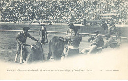 ESPAGNE #MK43934 MAZZANTINI COLEANDO AL TORO EN UNA CAIDA DE PELIGRO Y CONEJITO AL QUITE TAUREAU CORRIDA - Madrid