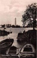 39115106 - Osternothafen / Chorzelin - Kreis Wollin / Wolin. Hafenleuchtturm Mit Ruderboote Im Vordergrund Ungelaufen   - Poland