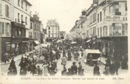 EVREUX La Place Du Grand Carrefour , Le Marché Aux Beurre Et Oeufs - Andere & Zonder Classificatie