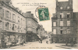 50 VALOGNES #MK46279 LA RUE DES RELIGIEUSES PRISE DE LA PLACE VICQ D AZIR - Valognes