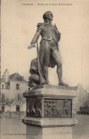 29 , Cpa  CARHAIX , 7 , Statue De La Tour D'AUVERGNE  (14786.V24) - Carhaix-Plouguer